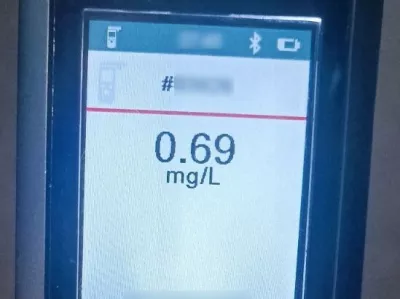 Osemindvajsetletni voznik je vozil pijan, prav tako je bil pozitiven na kokain. 