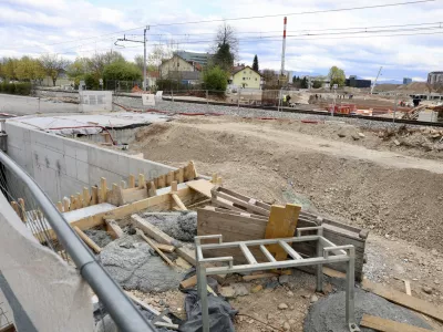 Konec hoje čez tire: podhod, ki bo nadomestil nevaren železni&scaron;ki prehod