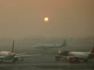 FILE PHOTO: An IndiGo Airlines aircraft taxis on the tarmac on an early morning at the Netaji Subhash Chandra Bose International Airport, in Kolkata, India, November 20, 2024. REUTERS/Francis Mascarenhas/File Photo