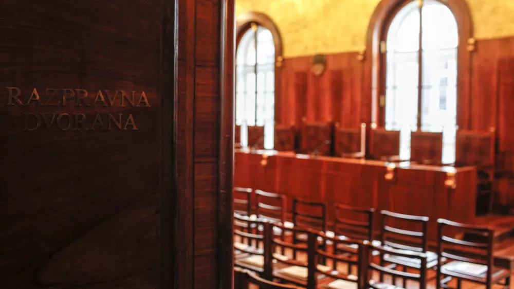 razpravna dvorana- Ustavno sodi&scaron;če Republike Slovenije, Beethovnova ulica 10     //FOTO: Jaka Gasar