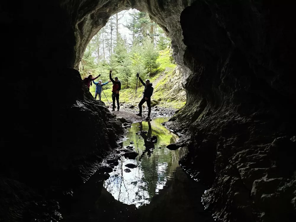 Franci Horvat je v Vranji peči nabiral energijo in moč za boj z rakom,&nbsp;skrita podzemna lepota Savinjske doline pa je očarala tudi njegove goste. (foto Manca Ogrin)
