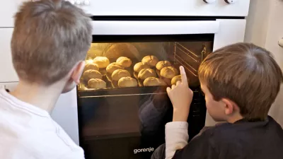 domača peka kruha //FOTO: Jaka AdamičOPOMBA: ZA OBJAVO V PRILOGI &ndash; DNEVNIKOV OBJEKTIV - REPORTAŽA O KRUHU