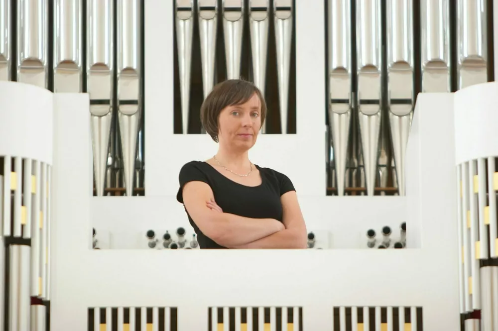 Med obletnicami in sodobnimi tokovi