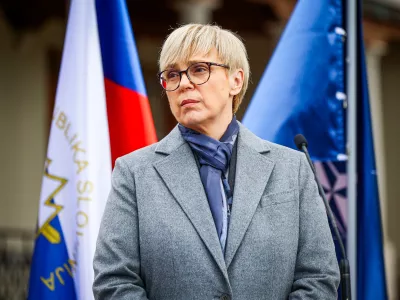 Ankaran.Predsednica republike in vrhovna poveljnica obrambnih sil Natasa Pirc Musar se je seznanila s porocilom o stanju pripravljenosti Slovenske vojske za leto 2025.Novinarska konferenca.