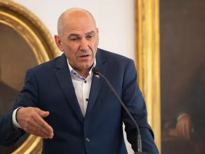 Ljubljana, Slovenska matica.Akademija ob 80-letnici sociologa, politika, diplomata in pisatelja Dimitrija Rupla v organizaciji Slovenske matice, Nove univerze in Instituta Nove revije.Predsednik SDS Janez Jansa.