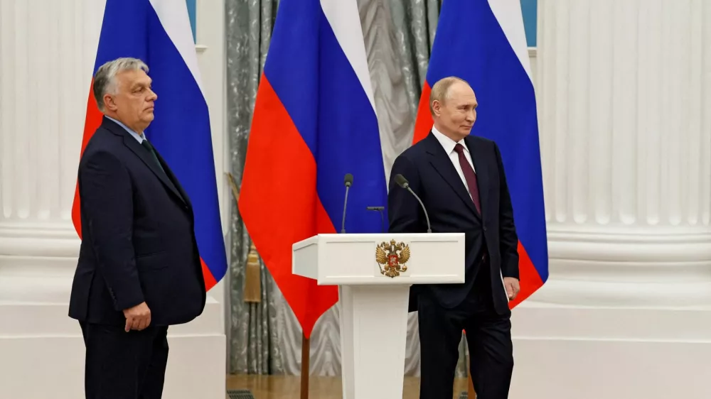 FILE PHOTO: Hungary's Prime Minister Viktor Orban and Russia's President Vladimir Putin attend a press conference following their meeting in Moscow, Russia July 5, 2024. REUTERS/Evgenia Novozhenina/File Photo