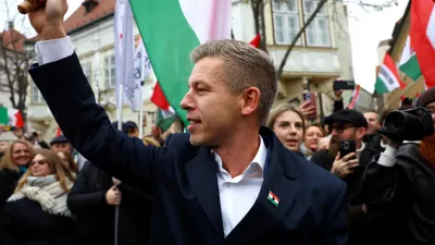 FILE PHOTO: Peter Magyar, leader of the opposition TISZA party, arrives for a campaign tour in Gyor, Hungary, November 15, 2025. REUTERS/Bernadett Szabo/File Photo