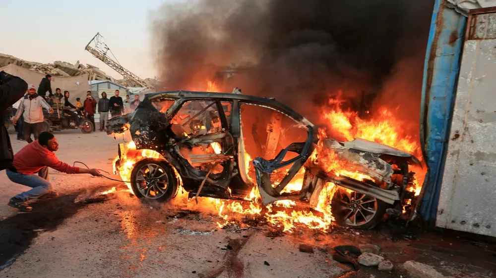 A vehicle burns following an Israeli strike that killed Al Jazeera journalist Mohammad Weshah, according to medics, in Gaza City April 8, 2026. REUTERS/Dawoud Abu Alkas