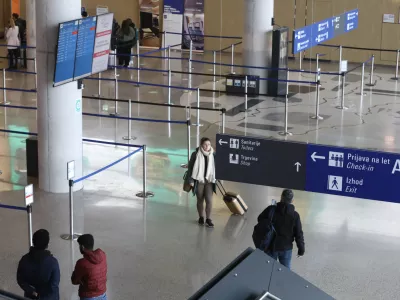 - potni&scaron;ki terminal -&nbsp;- 14.12.2022 - Letali&scaron;če Jožeta Pučnika Brnik &ndash; Aerodrom Ljubljana &ndash; Fraport Slovenija&nbsp;//FOTO: Luka Cjuha