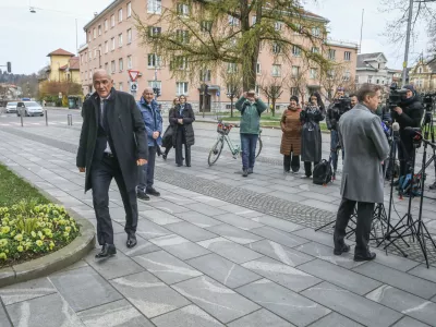 predsednik SDS Janez Jan&scaron;a in Predsednik vlade Robert Golob30.3.2026 - Predsednica republike Nata&scaron;a Pirc Musar bo v uradu predsednice (Erjavčeva 17) na neformalne pogovore sprejela predsednico in predsednike strankFoto: Luka Cjuha