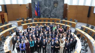 Zoran Stevanović je novi šef DZ, na vidiku Janševa vlada