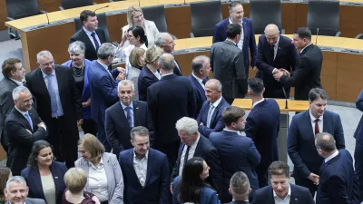 Janez Janša, Novi predsednik DZ Zoran Stevanović, Resnica- 10.04.2026 - ustanovna seja novega sklica DZ, ki jo je sklicala predsednica republike Nataša Pirc Musar; seja se je začela z imenovanjem predsednika in podpredsednika mandatno-volilne komisije, sledila je prekinitev, pol ure po prekinitvi pa se je začela seja mandatno-volilne komisije DZ za pripravo druge točke dnevnega reda; v nadaljevanju seje DZ so potrjevali mandate poslancem in volili predsednika DZ//FOTO: Jaka Gasar