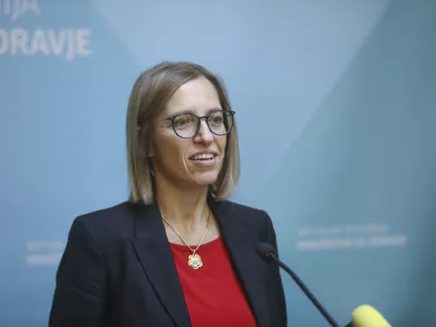 nova ministrica za zdravje dr. Valentina Prevolnik Rupel,- 16.10.2023 &ndash; Ministrstvo za zdravje - primopredajo poslov med dr. Robertom Golobom, ki je začasno opravljal funkcijo ministra za zdravje, in novo ministrico za zdravje dr. Valentino Prevolnik Rupel, //FOTO: Luka Cjuha