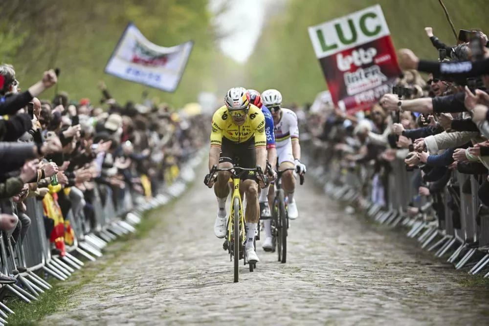 Van Aert je izjemno močan. Foto: A.S.O