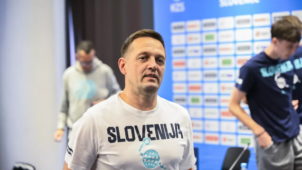 Aleksander Sekulić25.08.2025 - Novinarska konferenca mo&scaron;ke reprezentance Slovenije pred odhodom v Katovice na evropsko prvenstvo - KZS Foto: Nik Erik Neubauer 