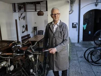 - 11.04.2026 - Jožef Baronik - obnavlja stara kolesa//FOTO: Jaka Gasar