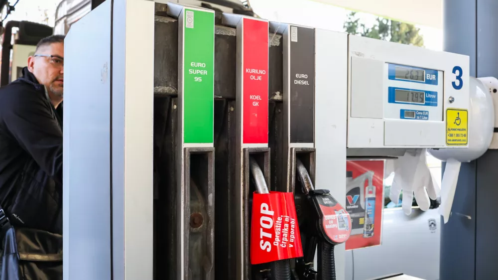 10.03.2026. - Pomanjkanje goriva v Sloveniji zaradi vojne na Bližnjem vzhodu. Črpalka Logo Brezovica, pumpa za kurilno olje. Foto: Bojan Velikonja