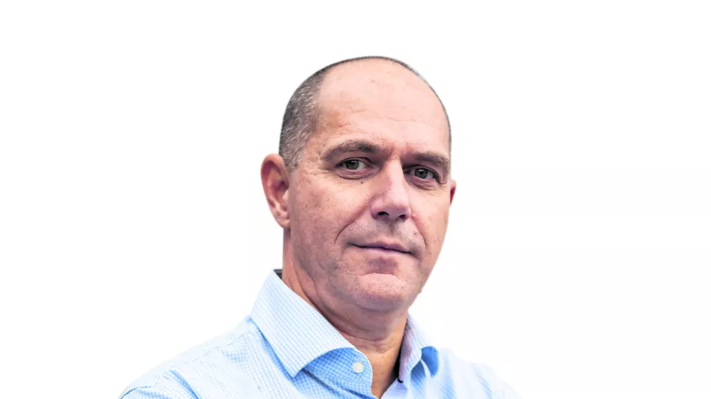  04.11.2019 &ndash; red. prof. dr. Jože P. Damijan, ekonomist &ndash; redni profesor Ekonomske fakultete Univerze v Ljubljani in nekdanji politik - podpredsednik Strate&scaron;kega sveta za gospodarstvo pri predsedniku vlade, predsednik vladnega Odbora za reforme in minister za razvoj //FOTO: Matjaž Ru&scaron;t------COLORNA BELI PODLAGIZA KOLUMNOV PERMANENT !!!