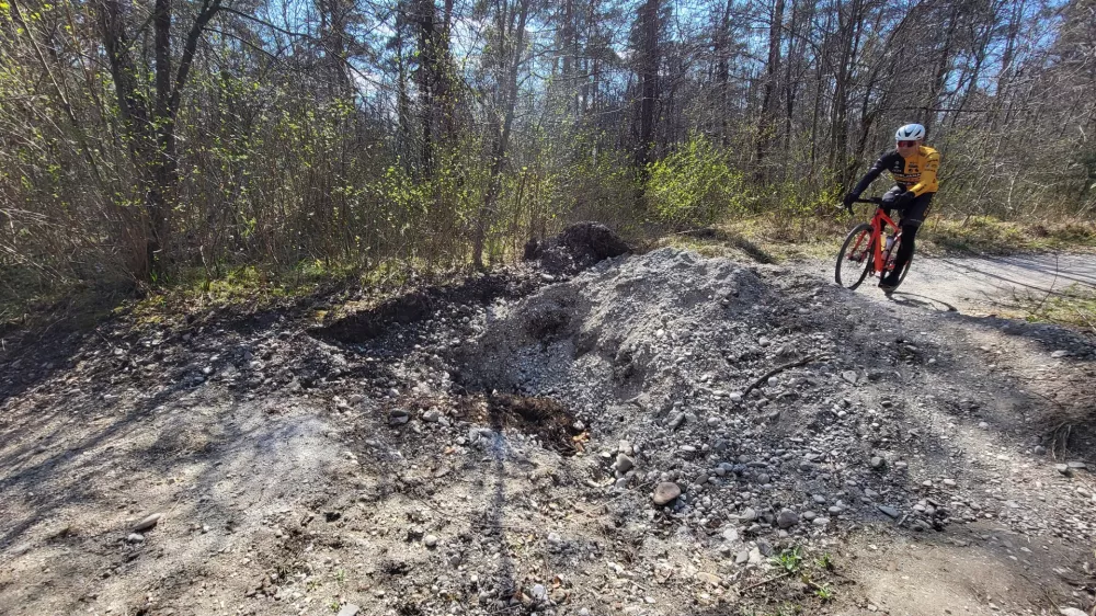 Po&scaron;kodovana pot za Savo znova odpira vpra&scaron;anja. F  bralec