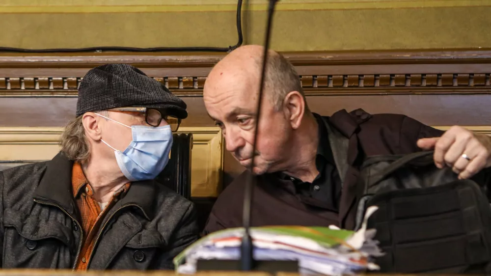 Je kronska priča verodostojna? Enkrat govori tako, drugič drugače