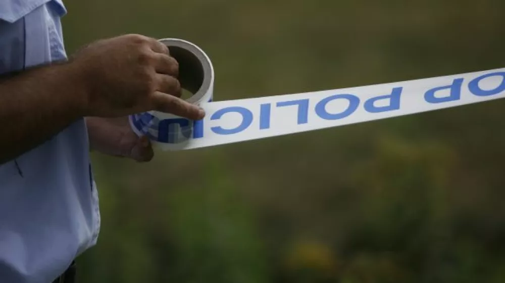 - prizori&scaron;če balonarske nesreče ob Ižanski cesti- balonarska nesreča pri naselju Matena v Občini Ig - zaradi nevihte strmoglavil balon v katerem je bilo 32 potnikov - pri padcu iz gorečega balona umrle &scaron;tiri osebe - po&scaron;kodovanih naj bi bilo najmanj 21 ljudi od tega jih je bilo &scaron;est huje opečenih - //FOTO: Bojan Velikonja