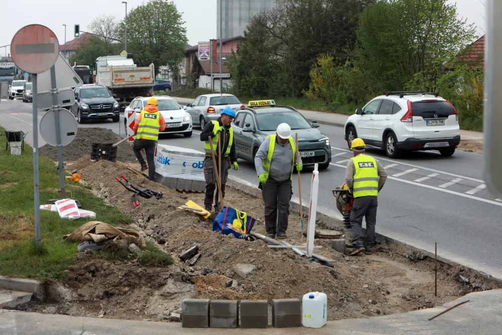 (REPORTAŽA) Jutranja vožnja v Ljubljano vaja v potrpežljivosti in kanček loterije