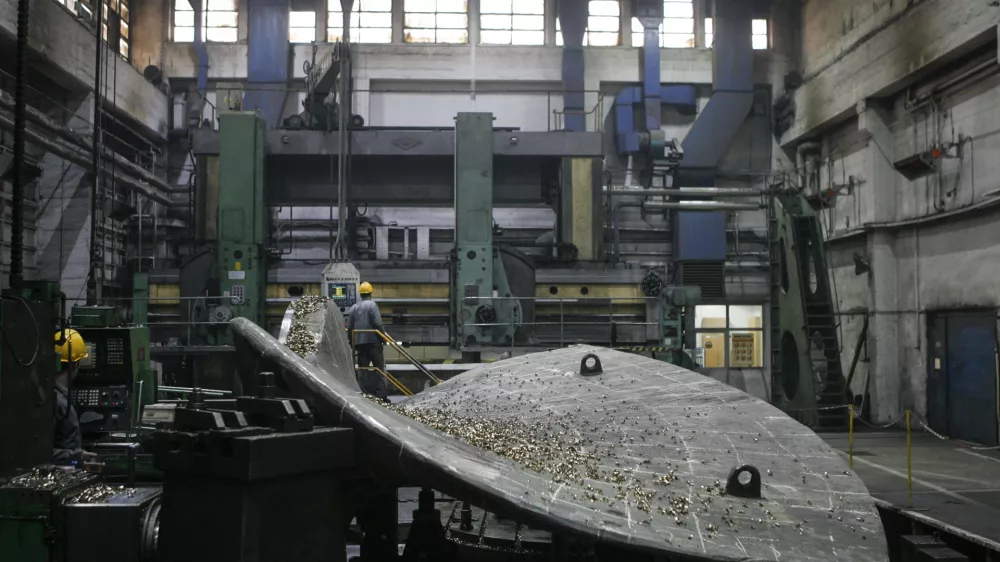 - Litostroj jeklo d.o.o., izdelava kakovostnih jeklenih ulitkov, Litostrojska cesta 44 v Ljubljani, jeklarsko podjetje - proizvodnja    //FOTO: Luka Cjuha.