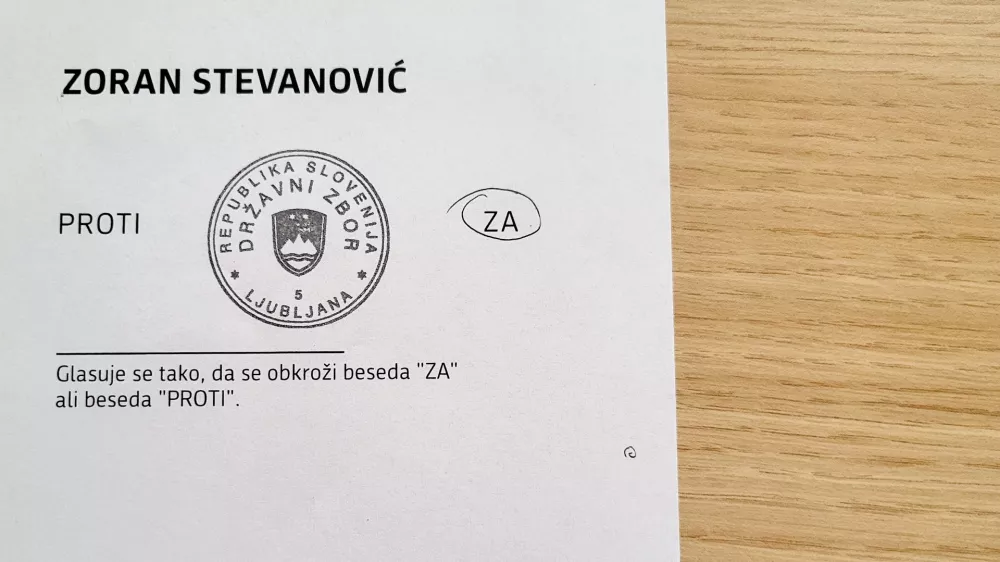 Ljubljana, DZ.Oznacena glasovnica s tajnega glasovanja o imenovanju Zorana Stevanovica za predsednika DZ.Foto: STA