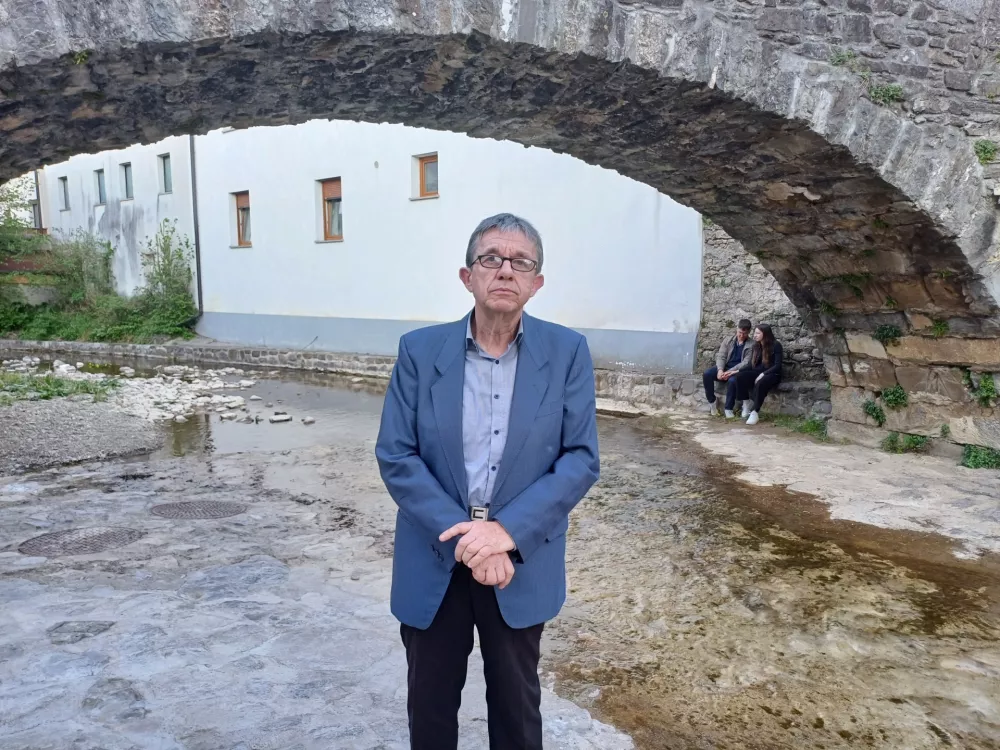 Podnanos, Hi&scaron;a Zdravljica, kamniti most, zgodovinar Jurij Rosa / Foto: Nata&scaron;a Bucik Ozebek