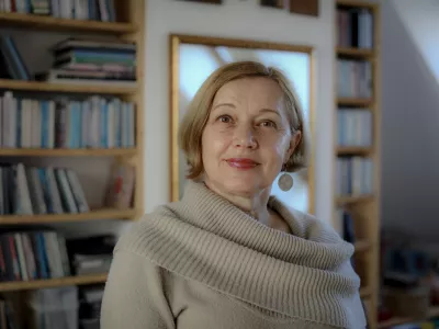 - 12.01.2022 &ndash; Maja Megla, samozaposlena v kulturi, kritičarka, recenzentka, kolumnistka Dnevnika //FOTO: Luka Cjuha. / Foto: Luka Cjuha