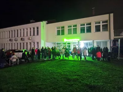 Kolona pred ZD Borovnica. Foto: FB/posnetek zaslona