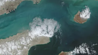 A satellite image shows the ship movement at the Strait of Hormuz on April 17, in Space. EUROPEAN UNION/COPERNICUS SENTINEL-2/Handout via REUTERS  THIS IMAGE HAS BEEN SUPPLIED BY A THIRD PARTY MANDATORY CREDIT.