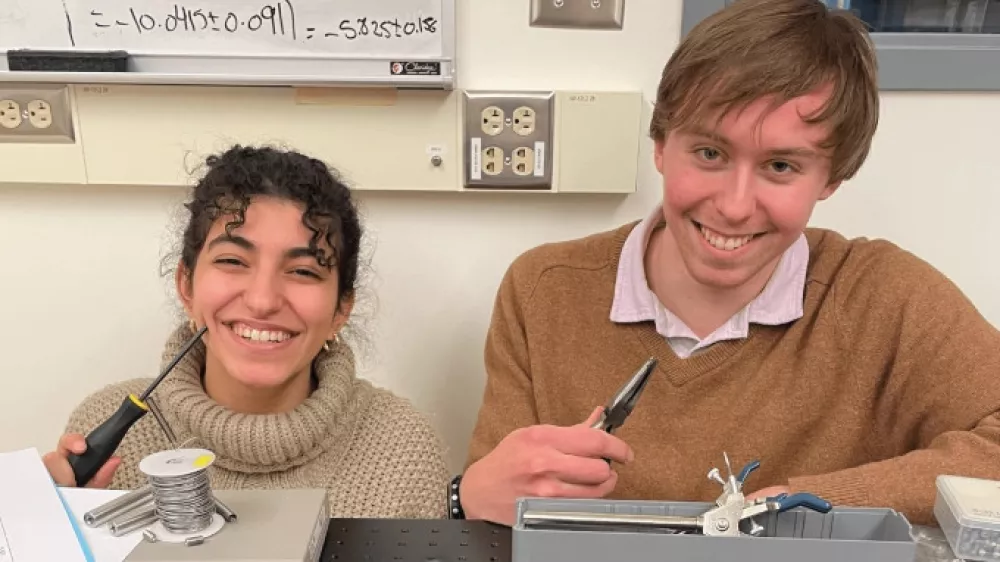 Z demonstracijo so potrdili, da tak&scaron;na naprava deluje. / Foto: St. Olaf College