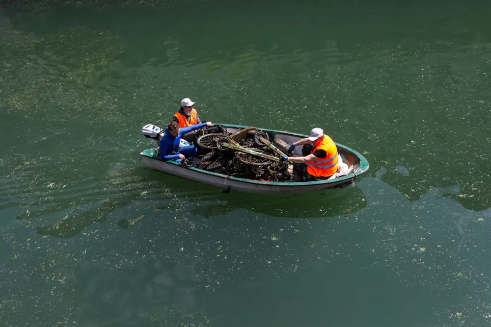 18.04.2026. Či&scaron;čenje Ljubljanice. Bojan Velikonja