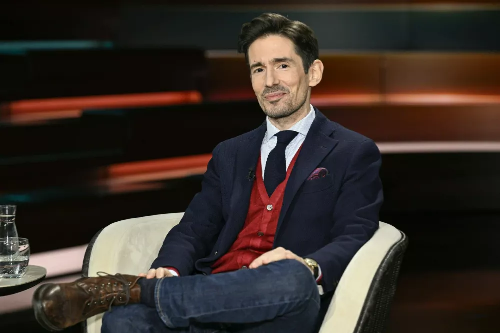 Bojan Pancevski je avtor odmevne knjige, v kateri pi&scaron;e o primeru. / Foto: Profimedia