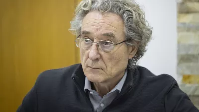 Ljubljana, Slovensko drustvo pedagogov.Novinarska konferenca Slovenskega drustva pedagogov, Zveze drustev pedagoskih delavcev Slovenije in oddelka za pedagogiko in andragogiko na Filozofski fakulteti Univerze v Ljubljani, na kateri so predstavili stalisca do predloga sklepa o nameri reorganizacije javnih vrtcev v Mestni obcini Ljubljana.Predsednik KSJS in glavni tajnik solskega sindikata SVIZ Branimir Strukelj.