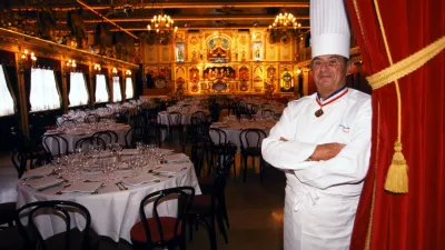 Paul BOCUSE, French chef based in Lyon, grand chef cuisinier franÃ§ais, nouvelle cuisine, trois etoiles au Guide Michelin depuis 1965, Collonges-au-Mont-d'Or, L'Auberge du Pont de Collonges; year of production: 2002; //SIPA_15590001/Credit:Michael Wolf/enapress.com/SIPA/1801211605,Image: 360859857, License: Rights-managed, Restrictions:, Model Release: no / Foto: Profimedia