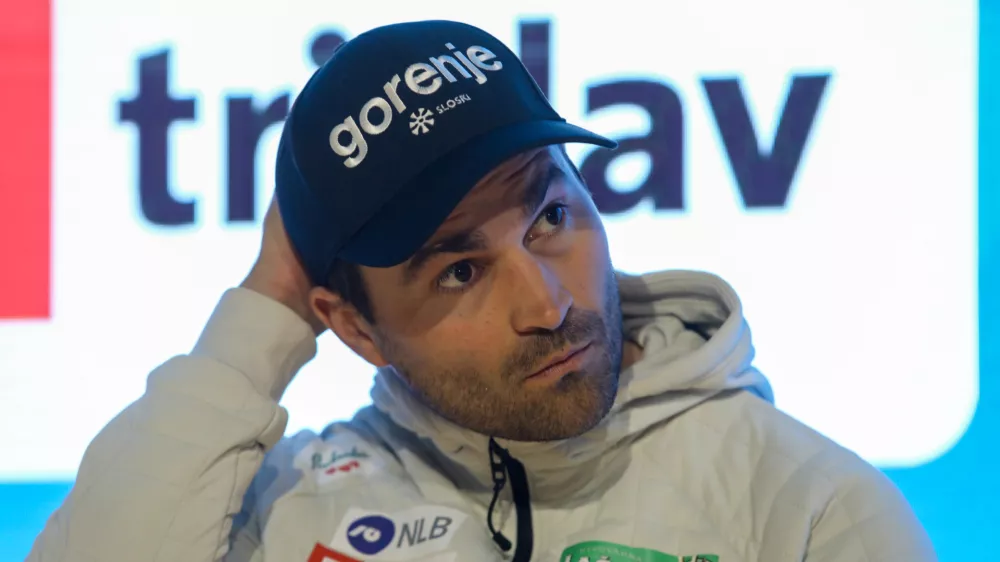 Robert Hrgota24.3.2026 - novinarska konferenca mo&scaron;ke in ženske reprezentance Slovenije pred bližnjim finalom svetovnega pokala v smučarskih poletih v Planici.Foto: Luka Cjuha