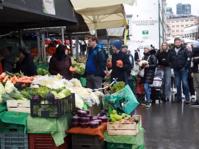 23.12.2025 - praznični nakupitržnica, zelje, sarmeFoto: Tomaž Skale