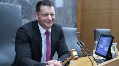 Novi predsednik DZ Zoran Stevanović, Resnica- 10.04.2026 - ustanovna seja novega sklica DZ, ki jo je sklicala predsednica republike Nataša Pirc Musar; seja se je začela z imenovanjem predsednika in podpredsednika mandatno-volilne komisije, sledila je prekinitev, pol ure po prekinitvi pa se je začela seja mandatno-volilne komisije DZ za pripravo druge točke dnevnega reda; v nadaljevanju seje DZ so potrjevali mandate poslancem in volili predsednika DZ//FOTO: Jaka Gasar