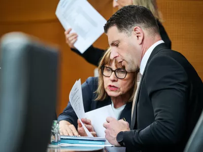 Ljubljana, DZ.Izredna seja DZ, na kateri naj bi volili podpredsednike DZ ter obravnavali predlog odloka o ustanovitvi in nalogah delovnih teles DZ in mandatno-volilne zadeve.Predsednik DZ Zoran Stevanovic.