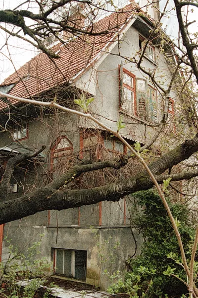 Prizori&scaron;če umora, zapu&scaron;čena hi&scaron;a