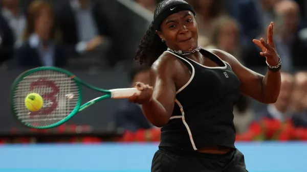 Tennis - Madrid Open - Park Manzanares, Madrid, Spain - April 28, 2026 Hailey Baptiste of the U.S. in action during her quarter final match against Belarus' Aryna Sabalenka REUTERS/Violeta Santos Moura