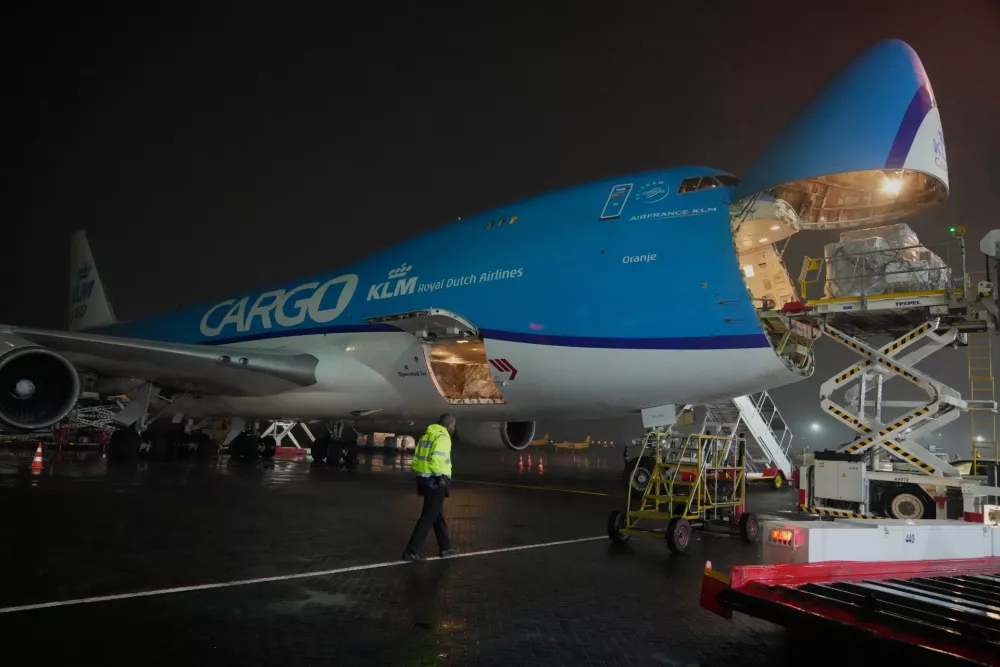 Four mountain bongos, a type of antelope, repatriated from the Czech Republic, arrive at Jomo Kenyatta International Airport in Nairobi, Kenya, Tuesday, April 28, 2026. (AP Photo/Brian Inganga) CORRECTION: Type corrected to antelope, instead of gazelle