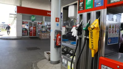 V Sloveniji cene goriva gor, na Hrvaškem dol