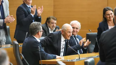 Janez Janša se vrača s presenečenji in težkokategorniki, a brez Aleša Hojsa