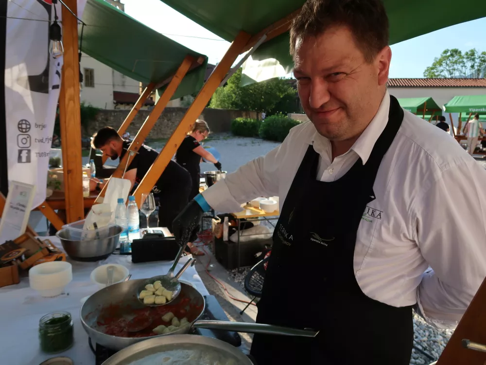 Okusi Vipavske, vinski in kulinarični festival Vipavske doline, vino, kulinarika, zelen, pinela, dvorec Lantieri / Foto: Nata&scaron;a Bucik Ozebek