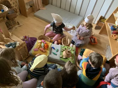 Sto let waldorfskega vrtca, ki otro&scaron;tva noče prehiteti