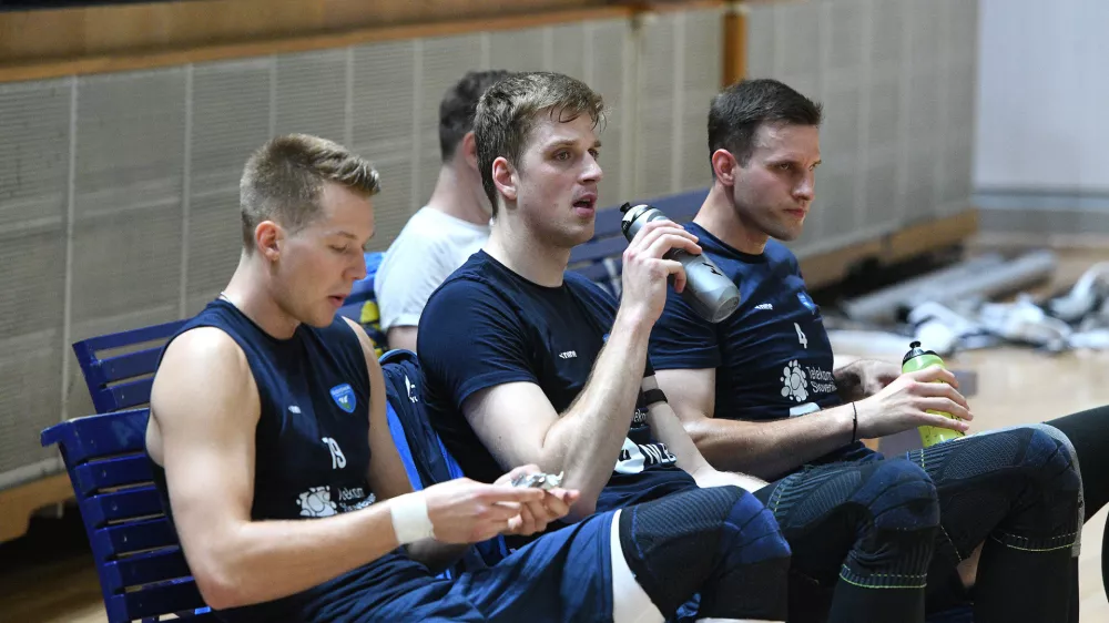 Rok Možič, slovenski reprezentant: &raquo;Najbolj sem zadovoljen z osvojitvijo pokala Italije, ki je bil za klub zgodovinski dosežek. Po koncu klubske sezone sem si vzel 14 dni premora, nato pa z ekipo iz Džakarte osvojil &scaron;e azijsko ligo prvakov. Želim si, da bi zmagoviti niz nadaljeval tudi z reprezentanco.&laquo;