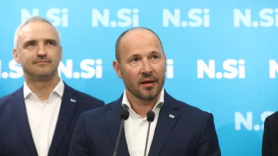 Jernej Vrtovec in Janez Cigler Kralj 01.08.2025 - novinarska konferenca pred prihajajočo 25. obletnico delovanja NSi, na kateri bo vodstvo NSi na čelu s podpredsednikom in vodjo poslanske skupine Janezom Ciglerjem Kraljem, podpredsednikom in poslancem Jernejem VrtovcemFoto: Luka Cjuha